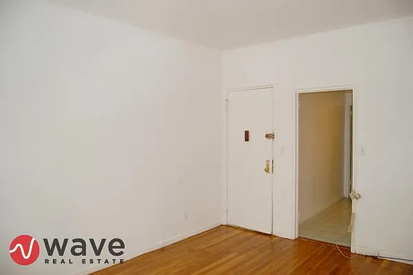Rented by Wave Real Estate Group | media 9