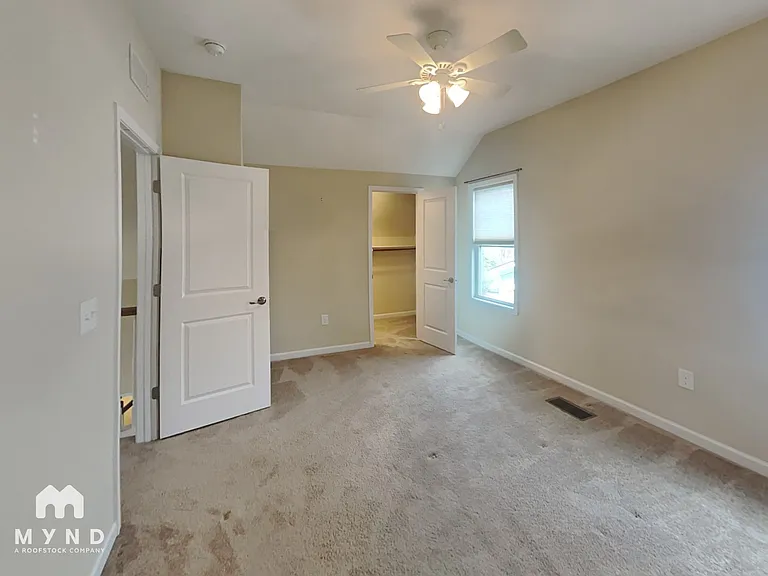 1033 Pemberly Ave — Photo 15