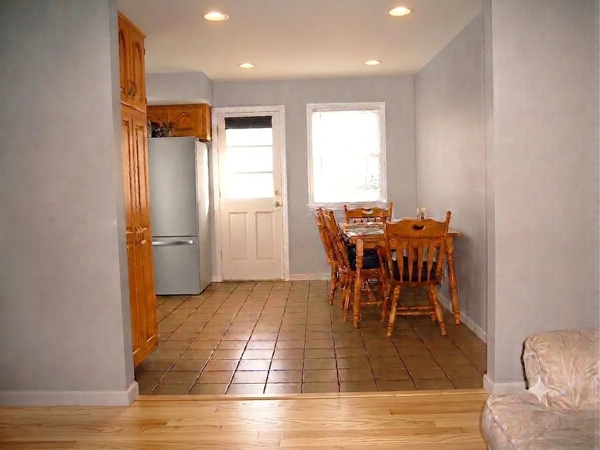 3 bed, 1100 sqft, $3,100 — Photo 3