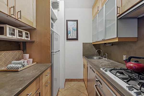 Sold by Compass | media 6