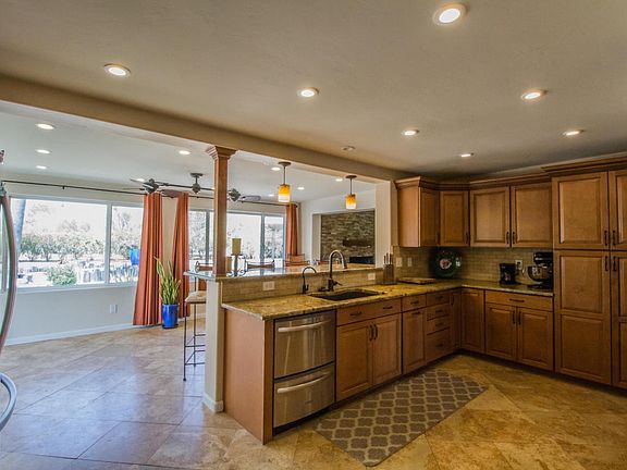 3rd image of 3301 N Pellegrino Dr