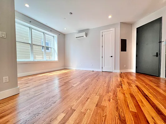 Rented by ERNY LLC | media 18