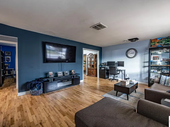 105 E Rogers St, Clinton, MO 64735