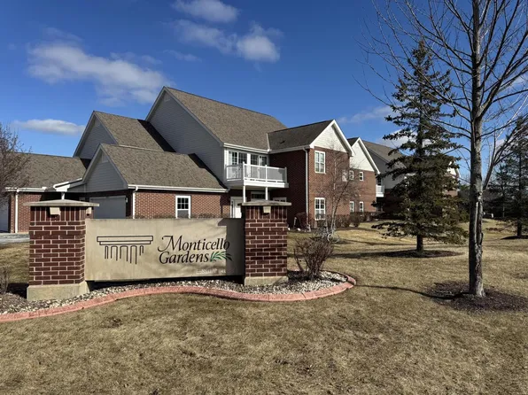 12374 West Virginia CIRCLE #7, Franklin, WI 53132