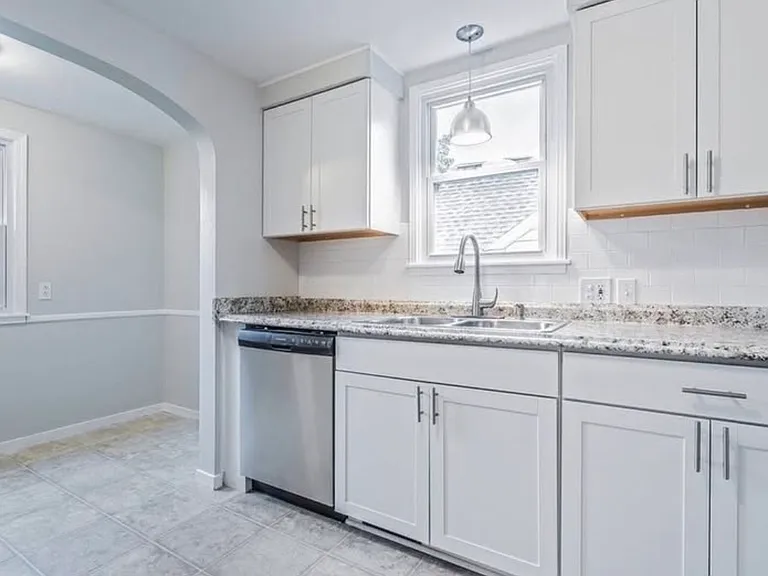531 Spencer Rd — Photo 3