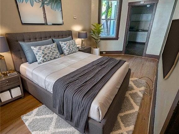 4th image of 505 Broadway Ave