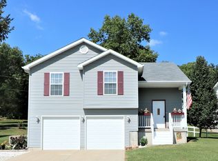 305 McHugh Dr, Pacific, MO 63069