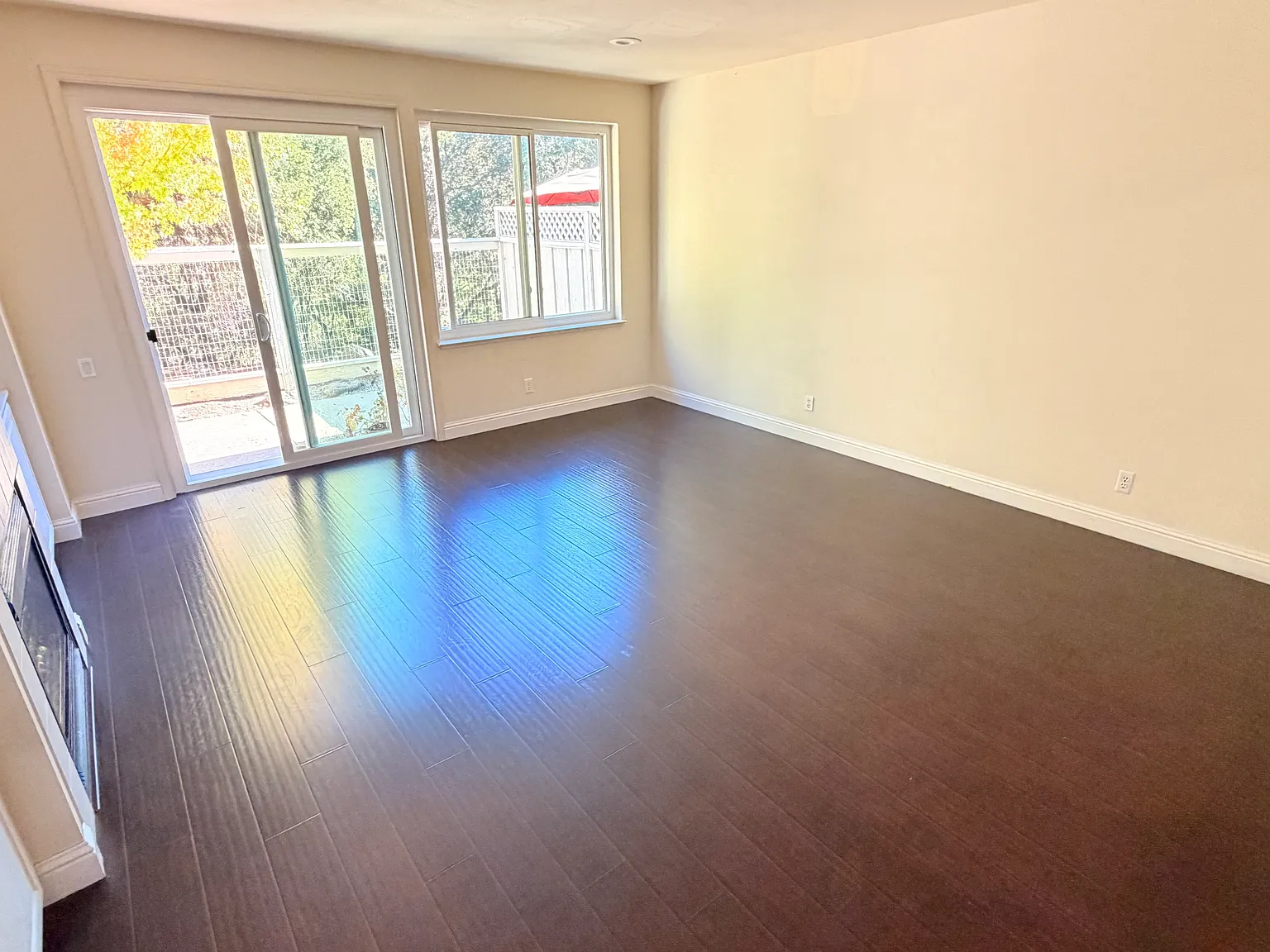 2 bed, 2.5 bath, 1213 sqft, $3,600 — Photo 4