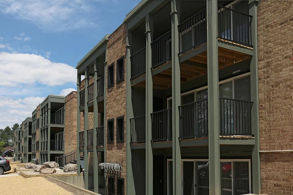 The Uptowne Apartments — Photo 2