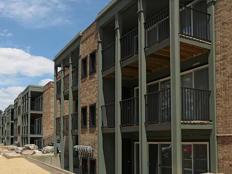 The Uptowne Apartments — Photo 2