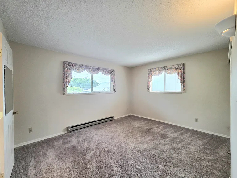 1616 Jefferson St — Photo 26