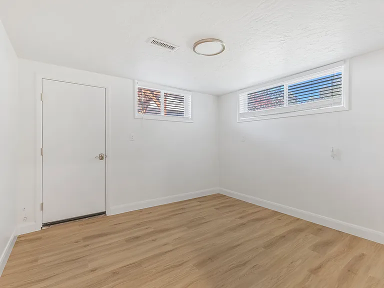 2895 E Cherry Blossom Ln — Photo 17