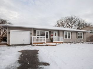 550 Bristol Ln, Elk Grove Village, IL 60007