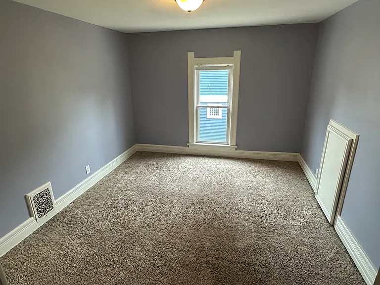 718 Milton Ave — Photo 11
