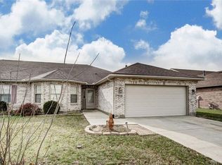 110 Zinfandel Dr, Englewood, OH 45322