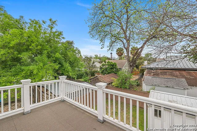 728 E Guenther St — Photo 44
