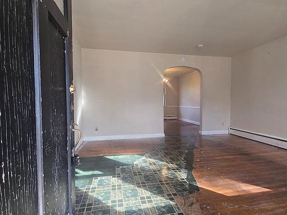 2nd image of 5933 Leith Walk