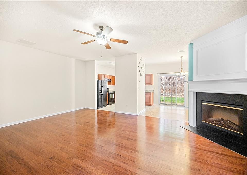 1st image of 3866 Pleasant Oaks Dr