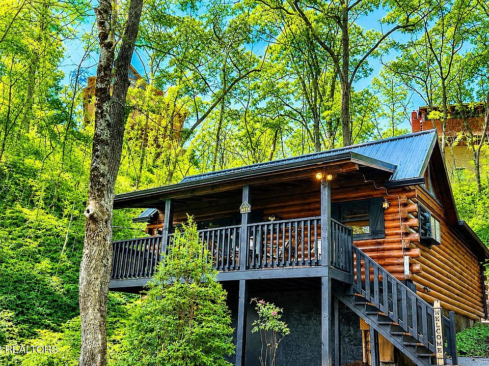 1st image of 831 Bear Run Way