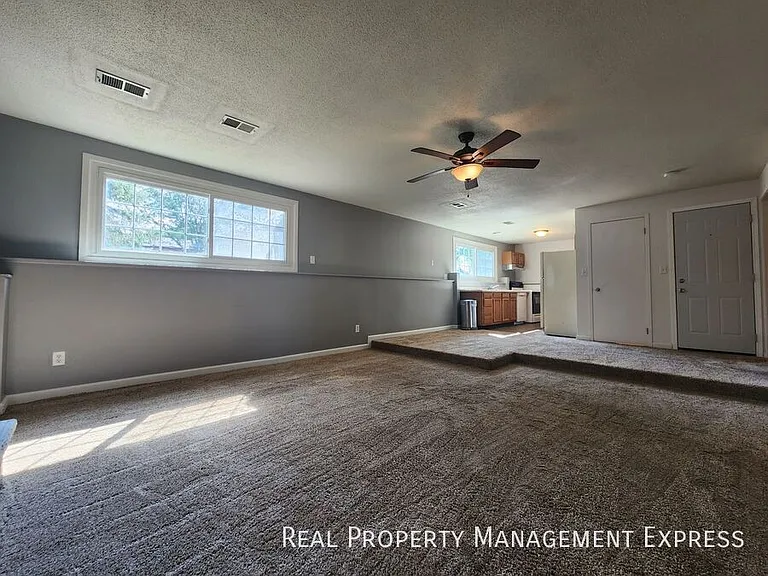 2800 W McClellan St #2 — Photo 2