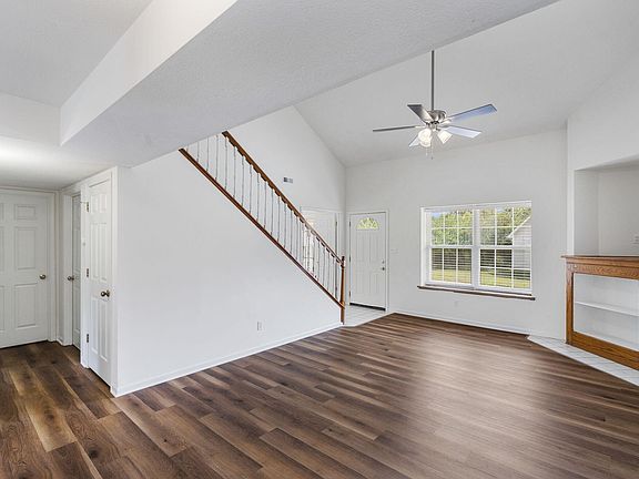 3rd image of 1725 Louise Cir