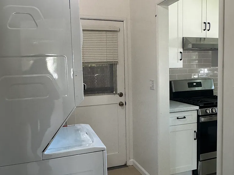 2745 Byron St #2745 — Photo 11