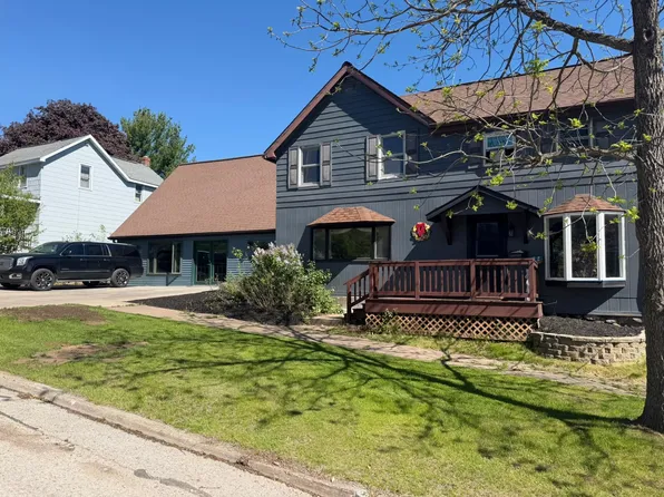 208 Michigan Ave, Crystal Falls, MI 49920