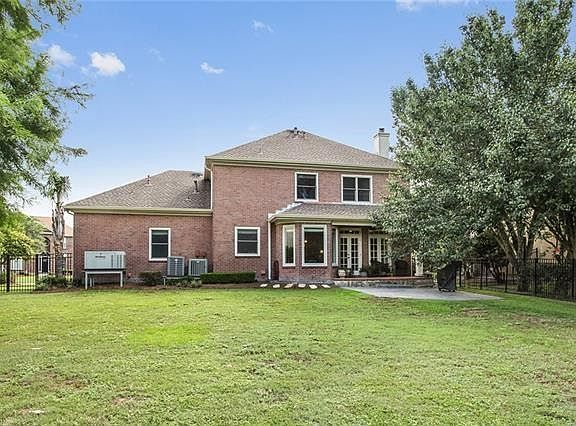 2nd image of 22 Castle Pines Dr