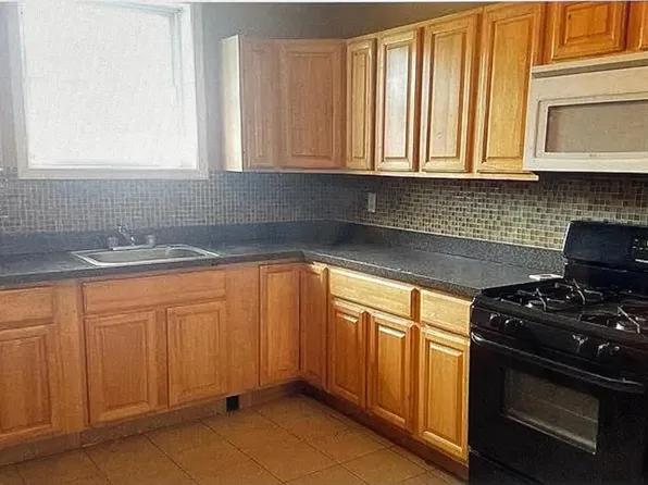 213 N Curley St, Baltimore, MD 21224