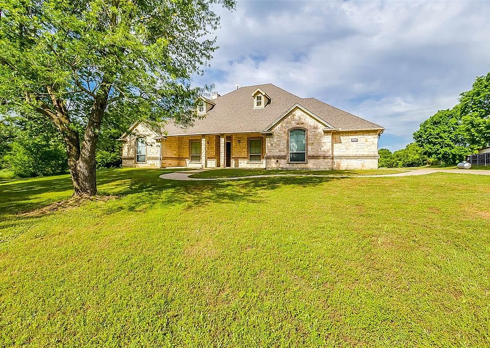 1st image of 1520 Park Ln