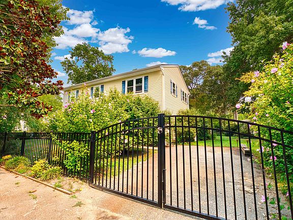 2nd image of 45 Croydon Dr N