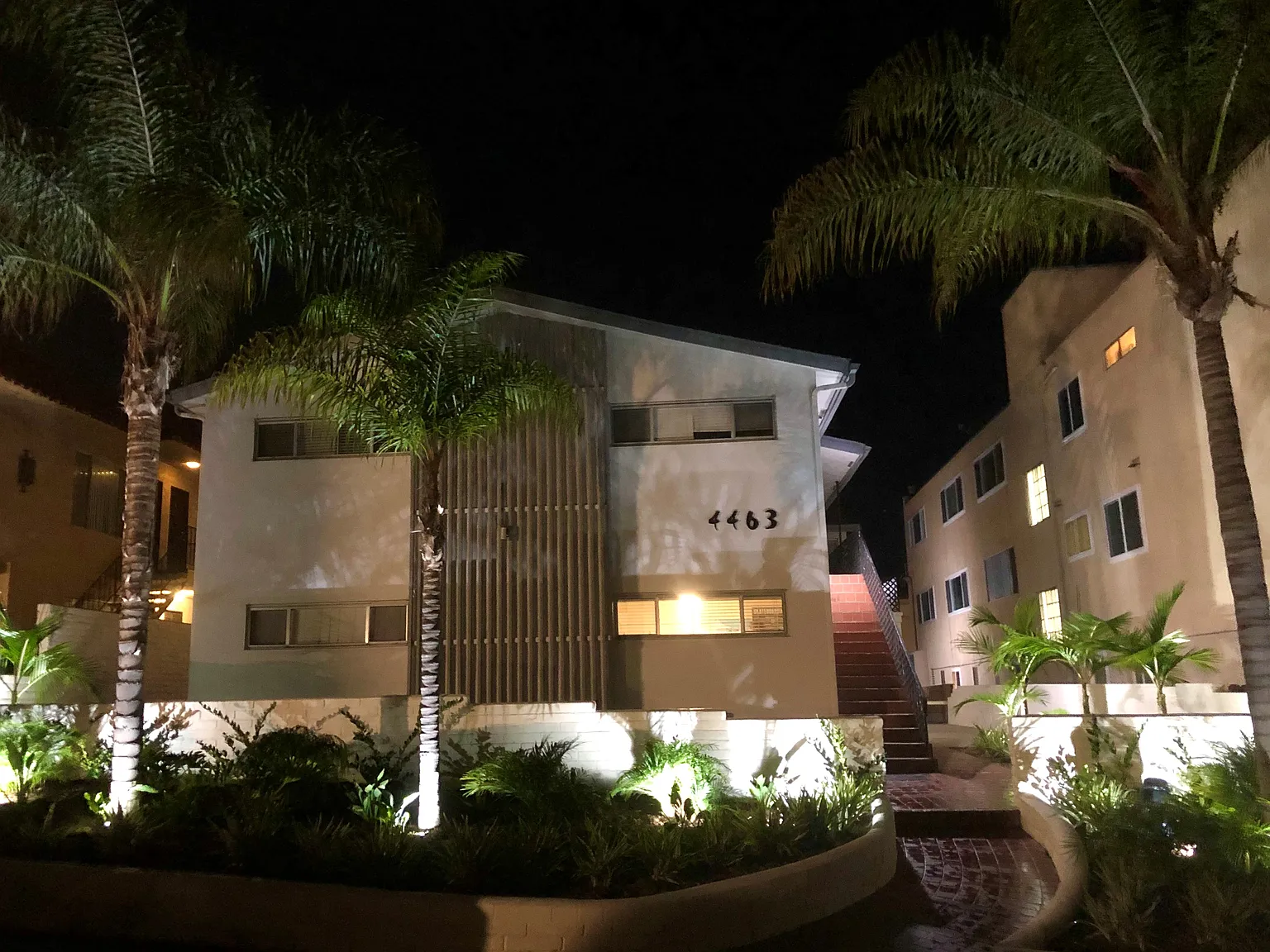 2 bed, 700 sqft, $2,595 — Photo 2