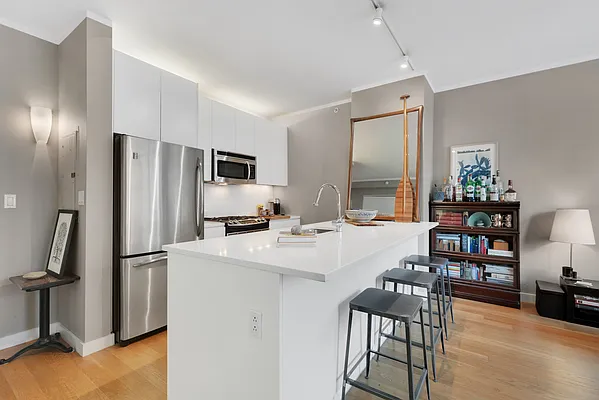 Rented by Compass | media 11