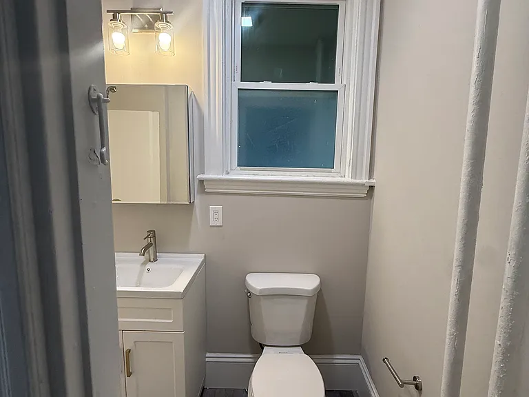 42 Walnut St #2 — Photo 9