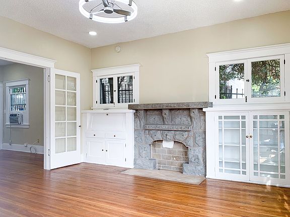 2nd image of 1426 W Sunset Blvd #1428
