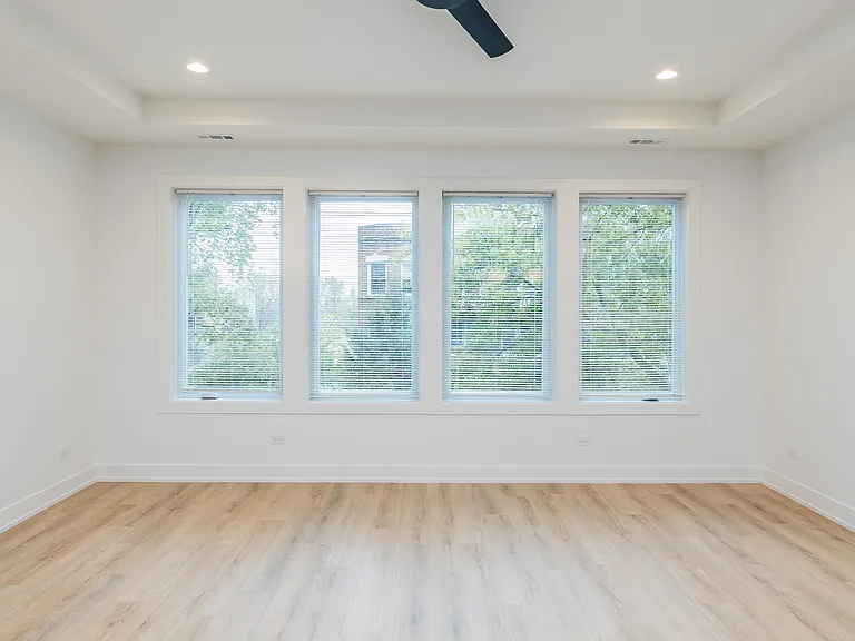 6031 S Vernon Ave #1 — Photo 6