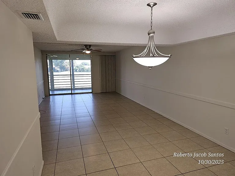 9440 SW 8th St #207 — Photo 4