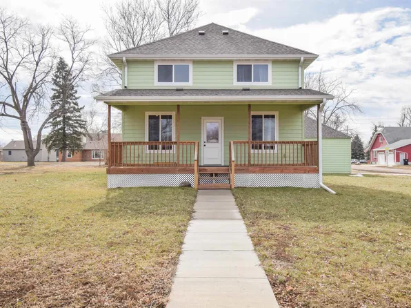 451 W Elm St, Canistota, SD 57012