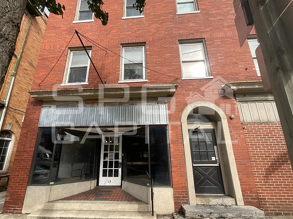 13 W King St #13