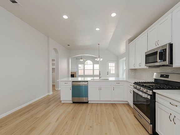 3rd image of 9208 Clearview Dr