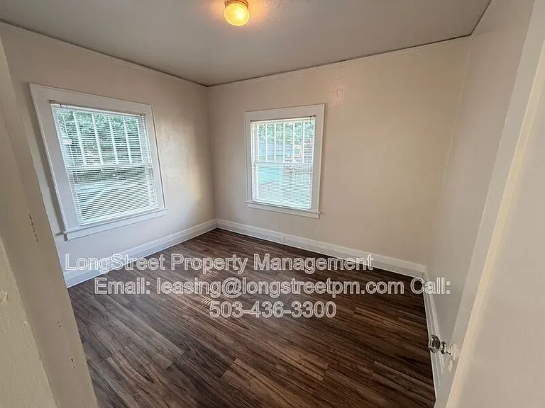 588 Knapps Pl NE — Photo 17
