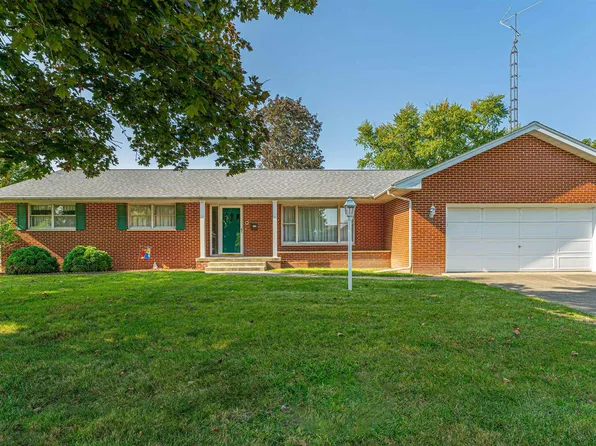 155 Churchill Ln, Lincoln, IL 62656