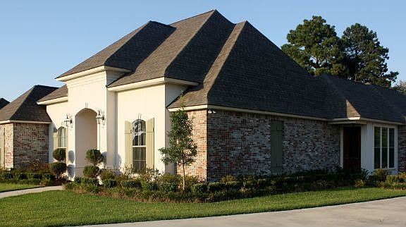 2nd image of 320 Gisele St
