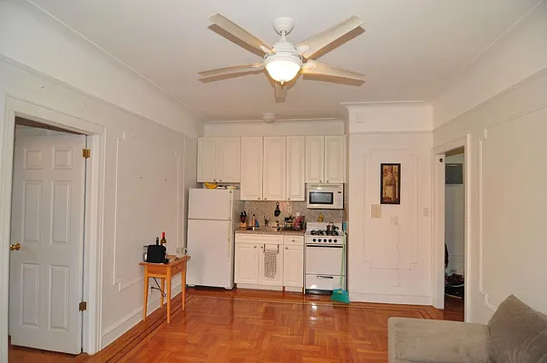 Rented by CENTURY 21 Sunny Gardens Realty, Inc. | media 18