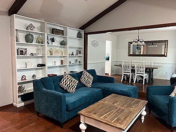 4th image of 2301 Woodford Way