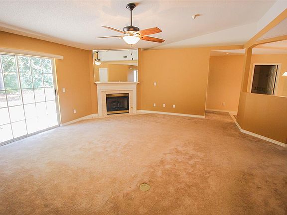 4th image of 1155 Carla Dr