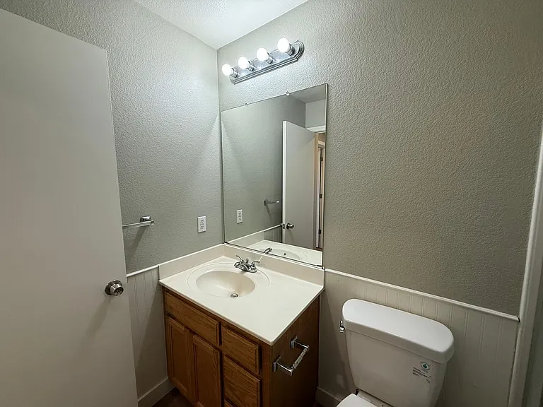 16664 Sheffield St — Photo 21