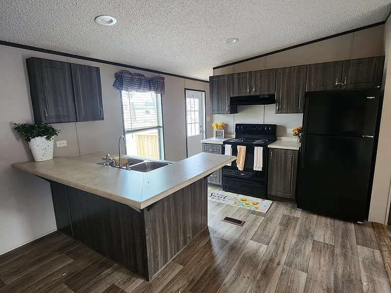 Magnolia Ridge — Photo 7