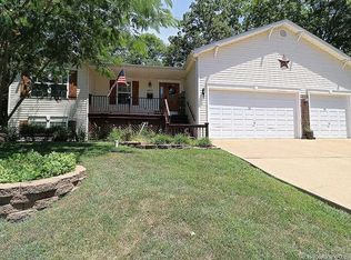 9814 E Vista Dr, Hillsboro, MO 63050
