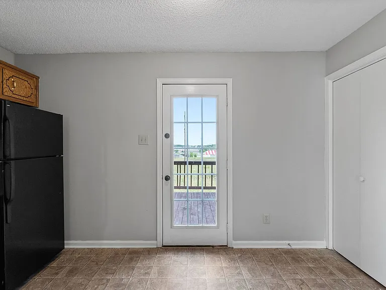 121 Stephanie Dr — Photo 8